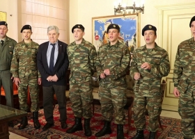Κάλαντα στον Δήμαρχο Πύργου από τον ΣΕΤΤΗΛ